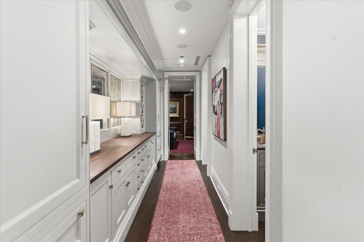 159 E WALTON Place Unit: 5B