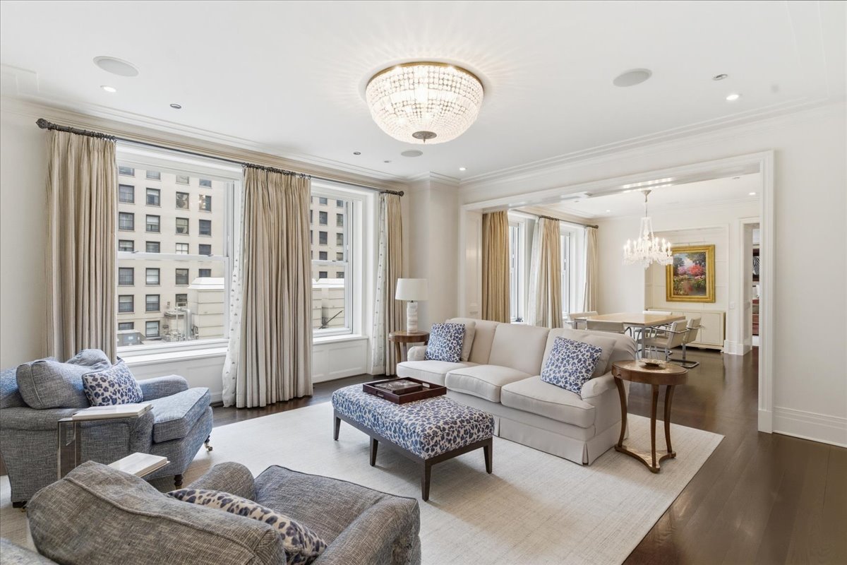 159 E WALTON Place Unit: 5B