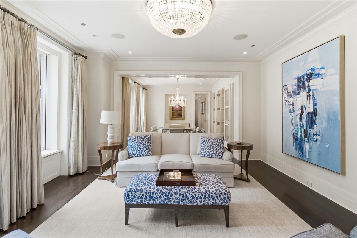 159 E WALTON Place Unit: 5B