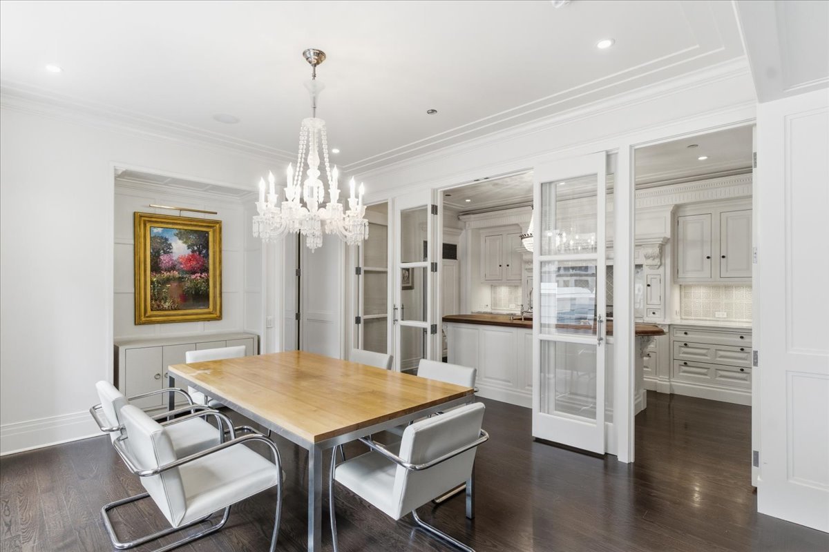 159 E WALTON Place Unit: 5B