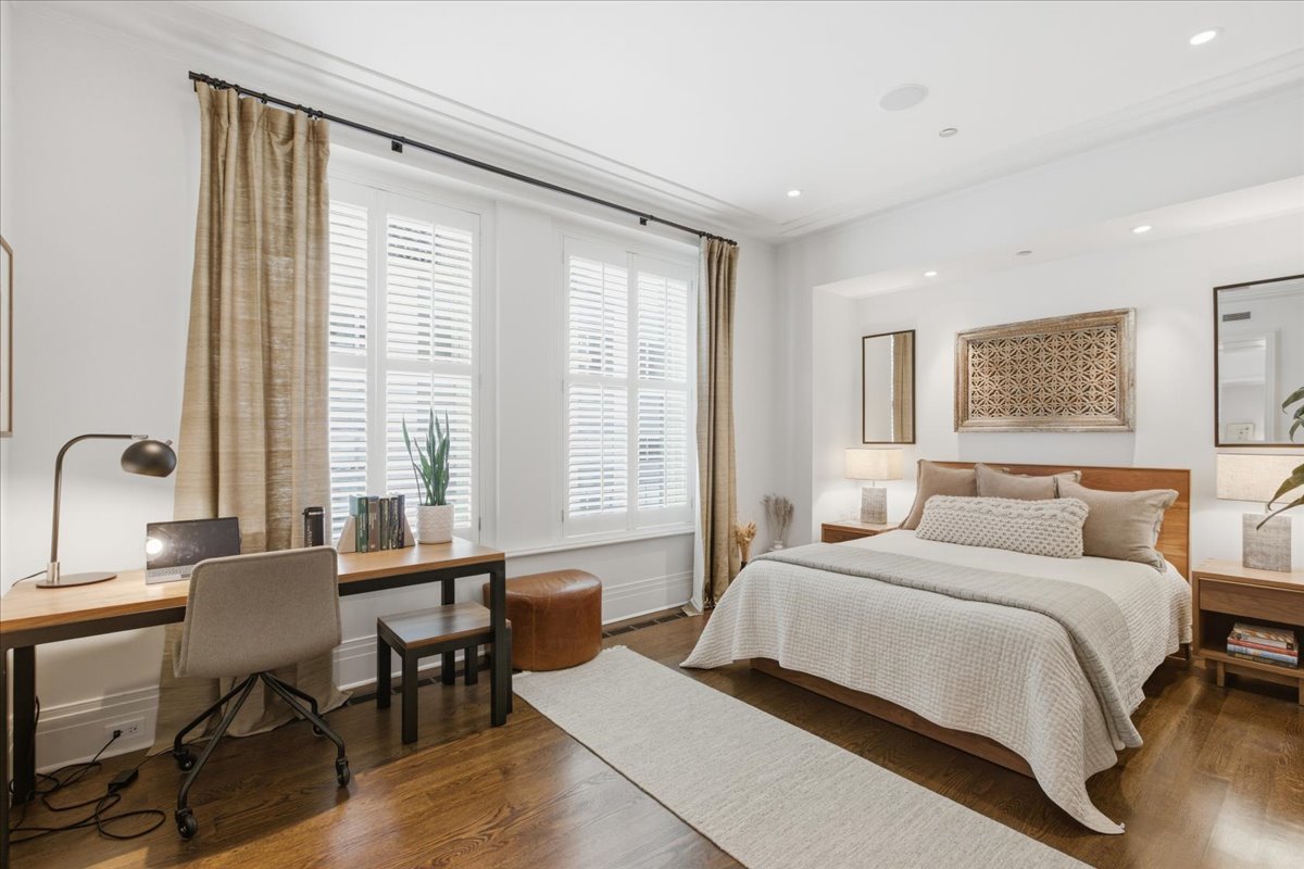 159 E Walton Place Unit: 12E