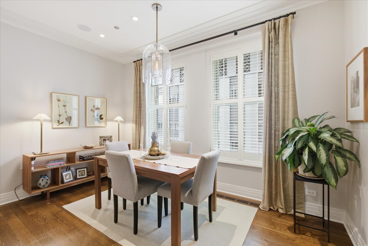 159 E Walton Place Unit: 12E