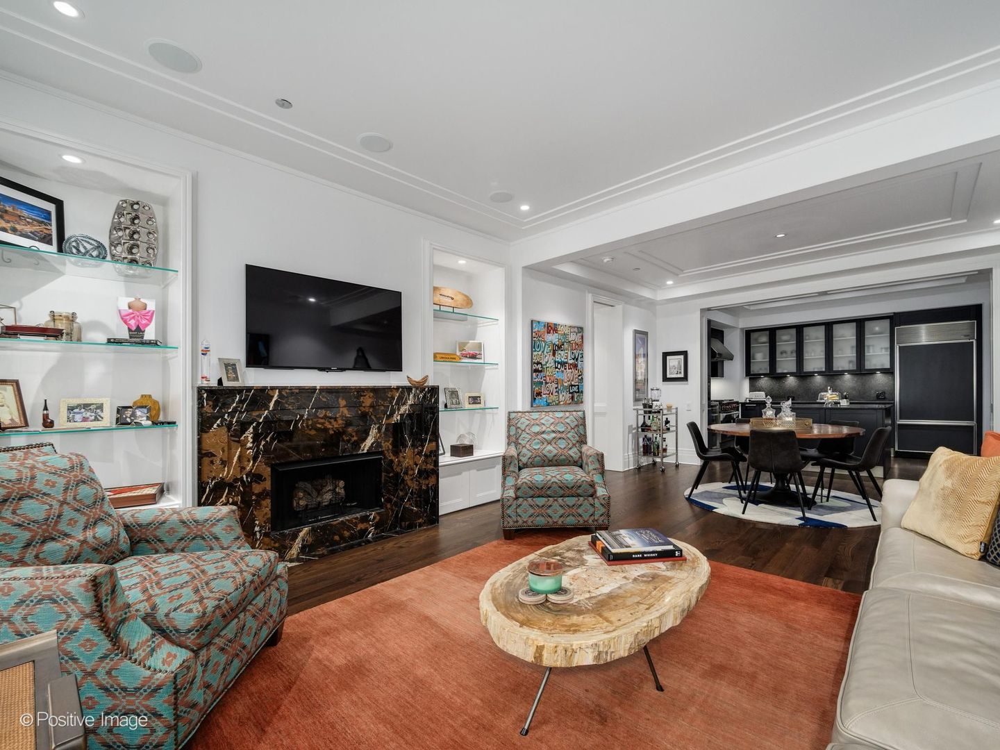 159 E Walton Place Unit: 7E