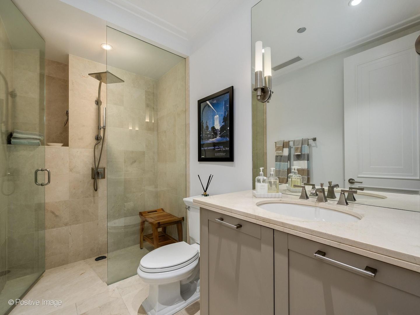 159 E Walton Place Unit: 7E