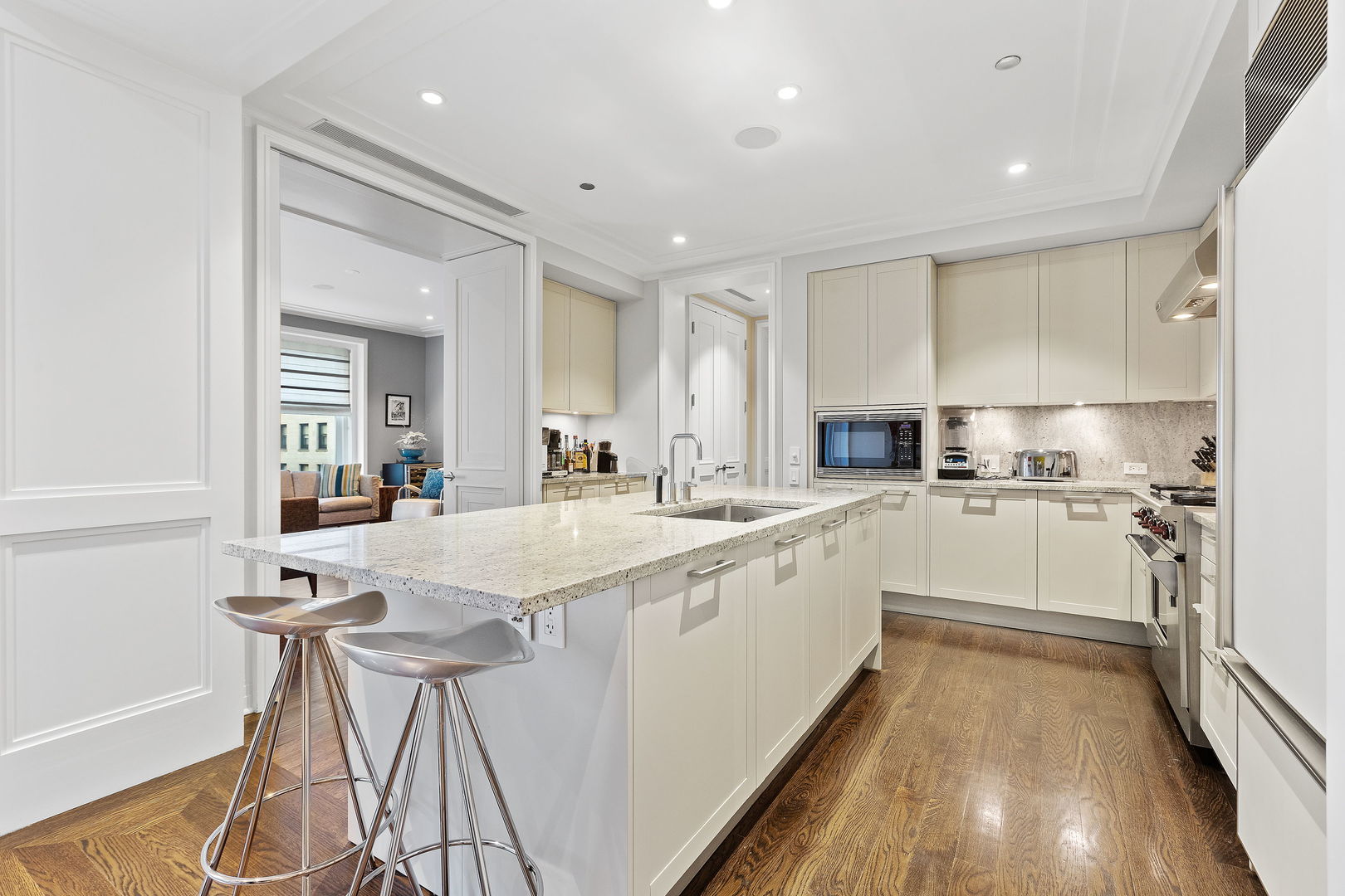 159 E WALTON Place Unit: 5C
