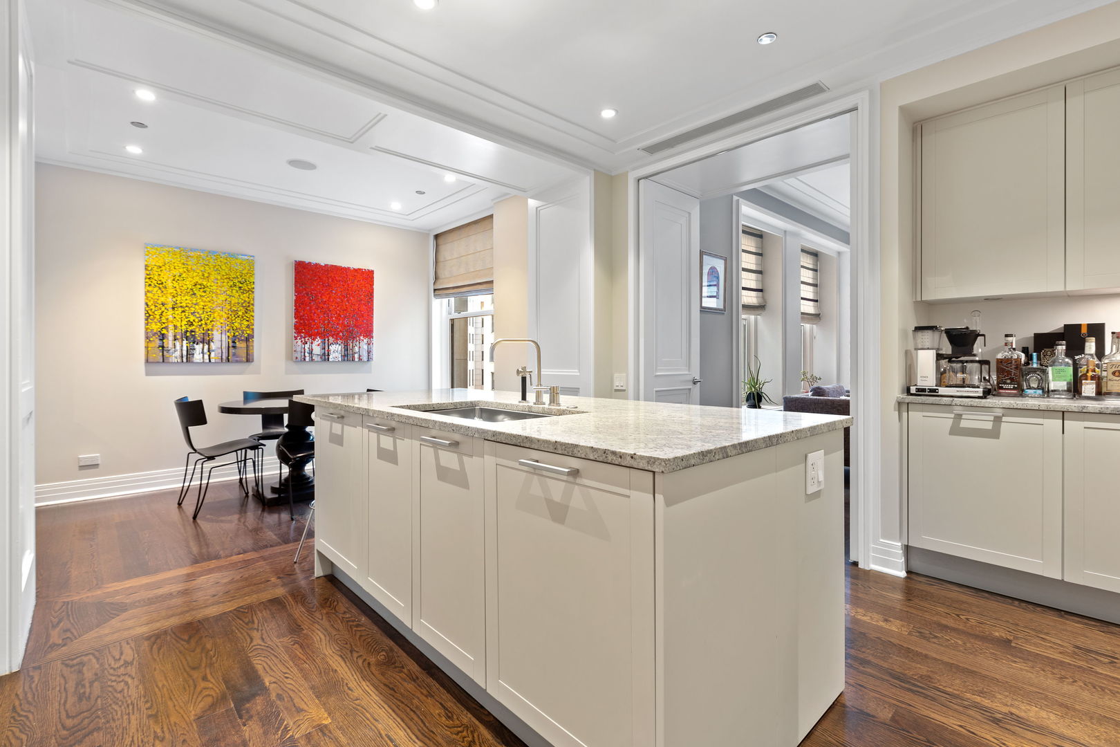 159 E WALTON Place Unit: 5C