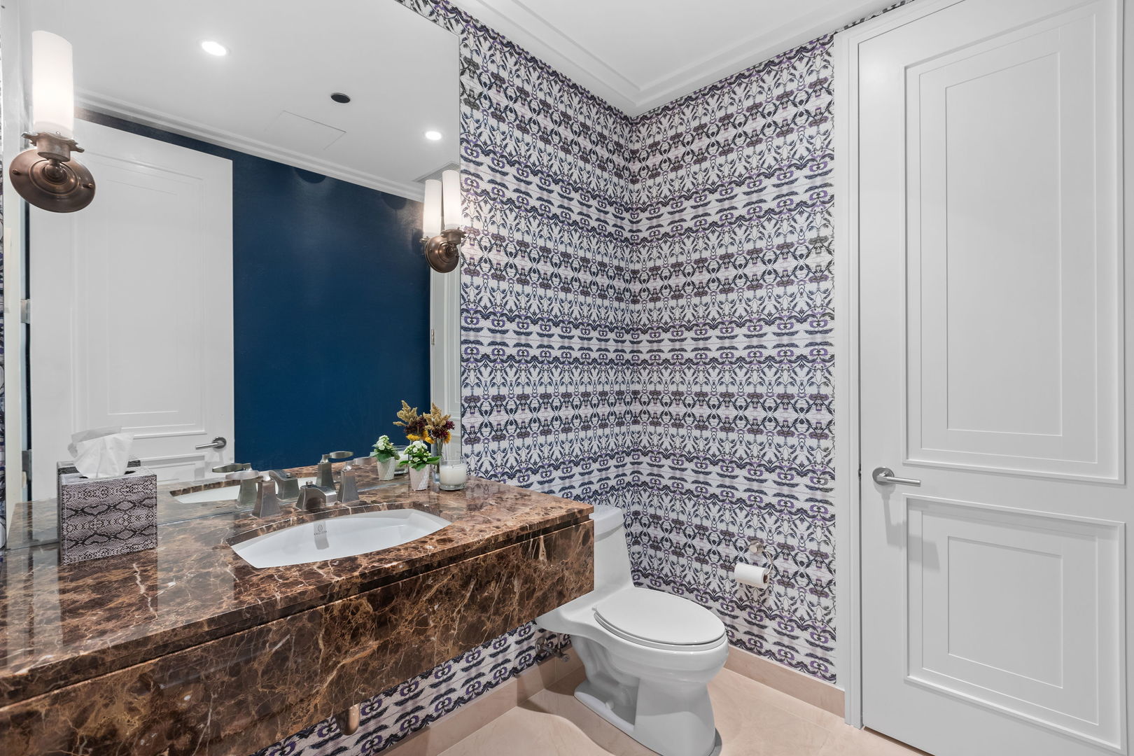 159 E WALTON Place Unit: 5C