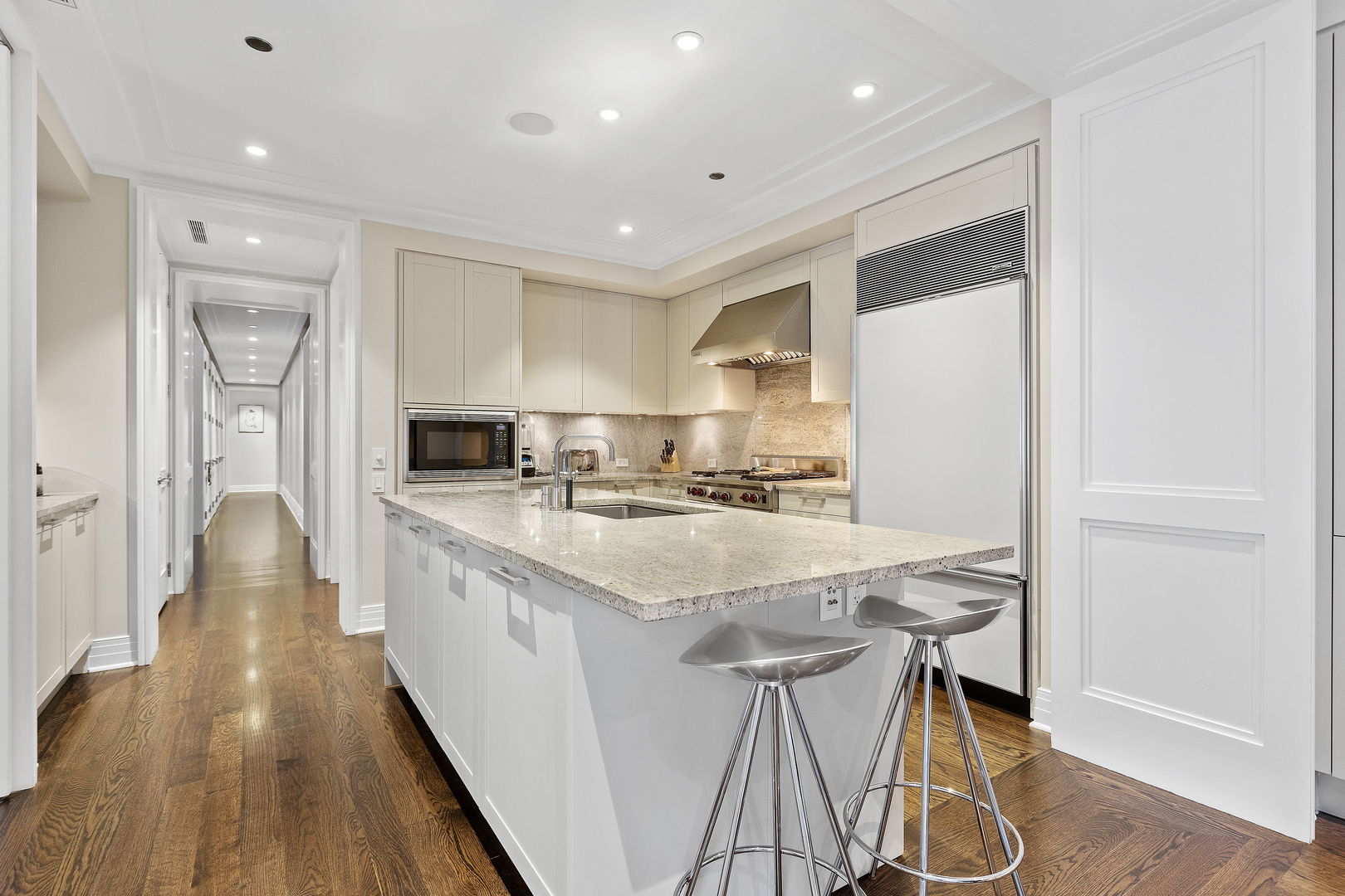 159 E WALTON Place Unit: 5C