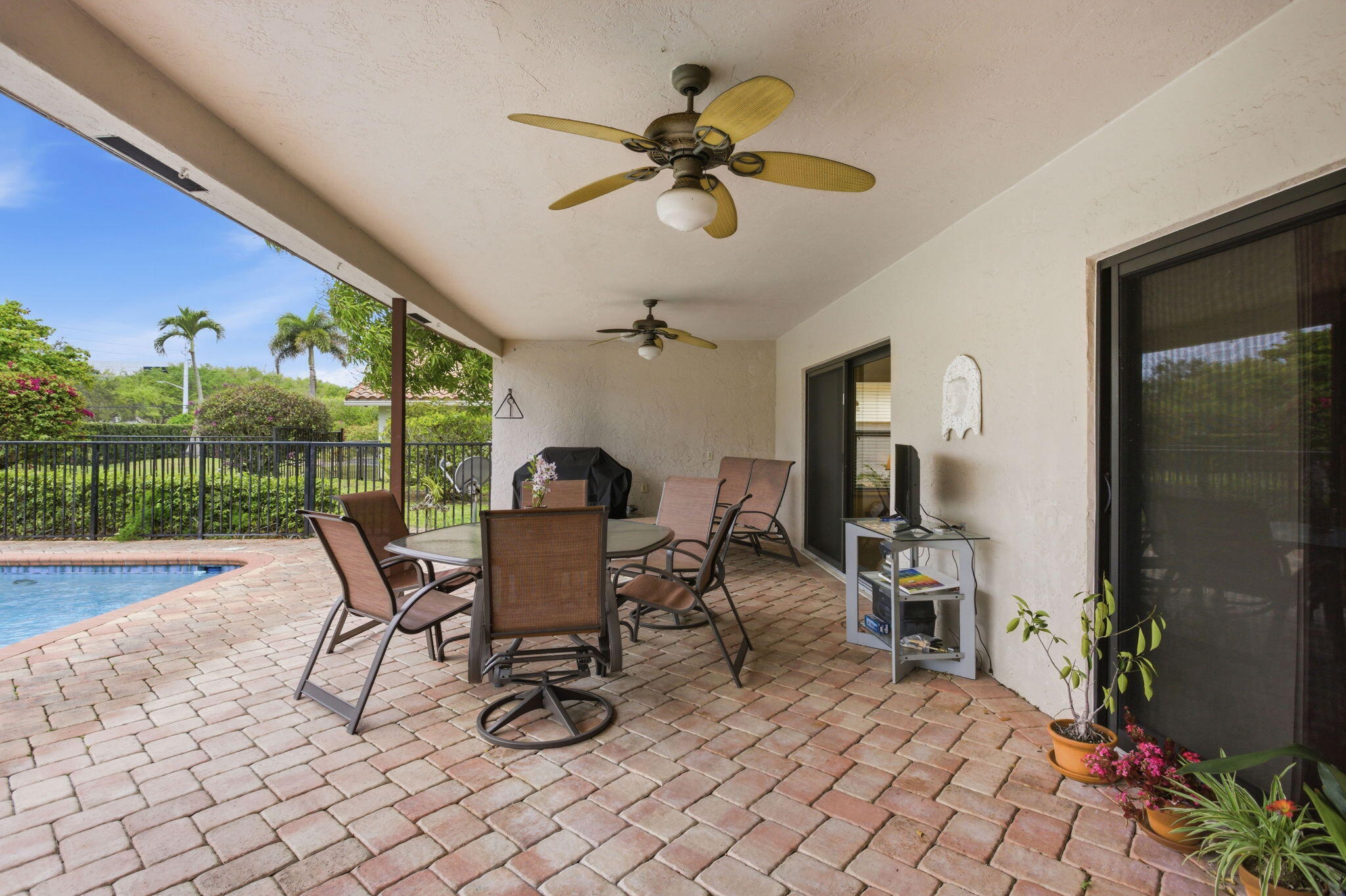 1960 NW 25th Street