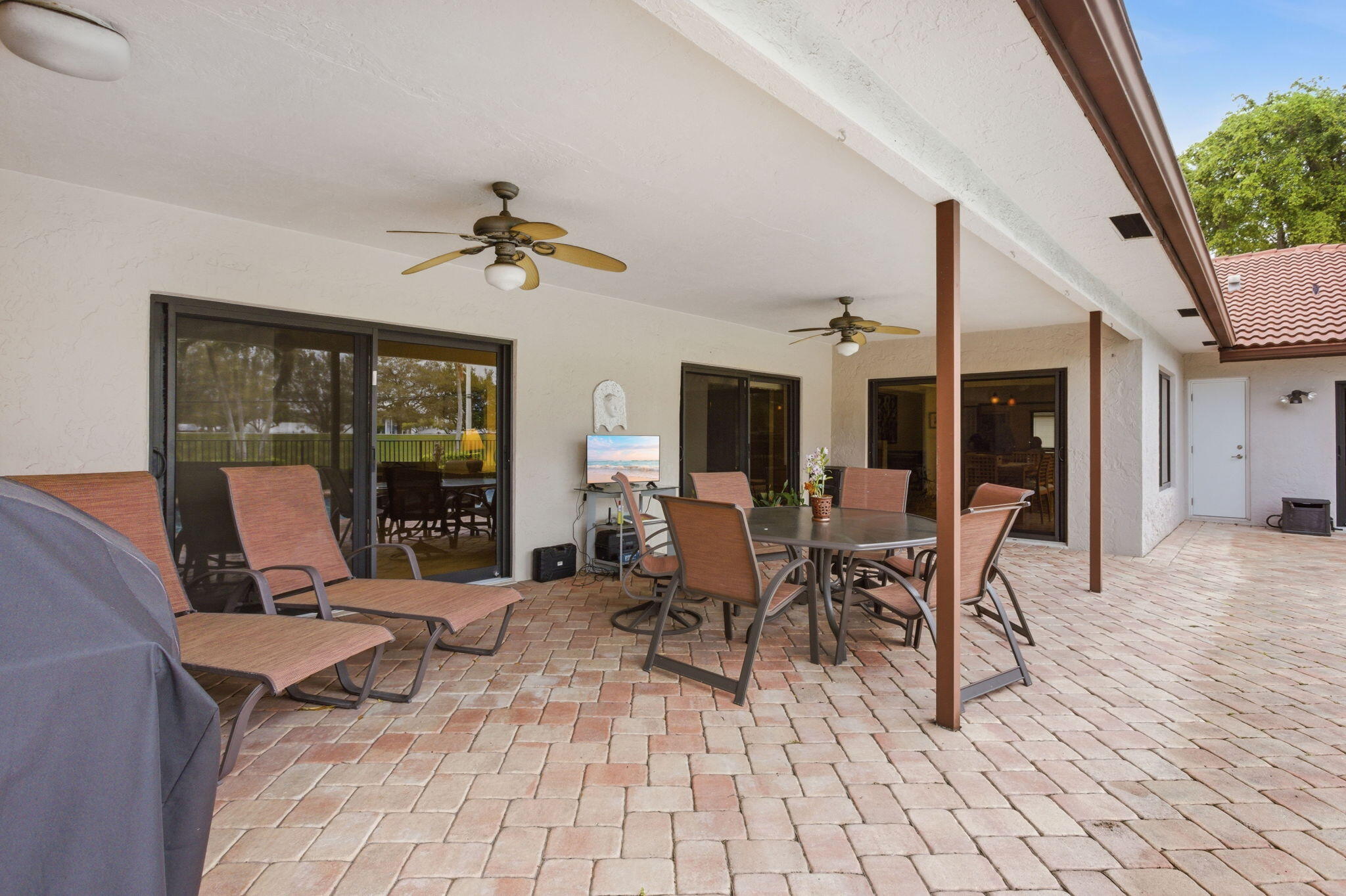 1960 NW 25th Street