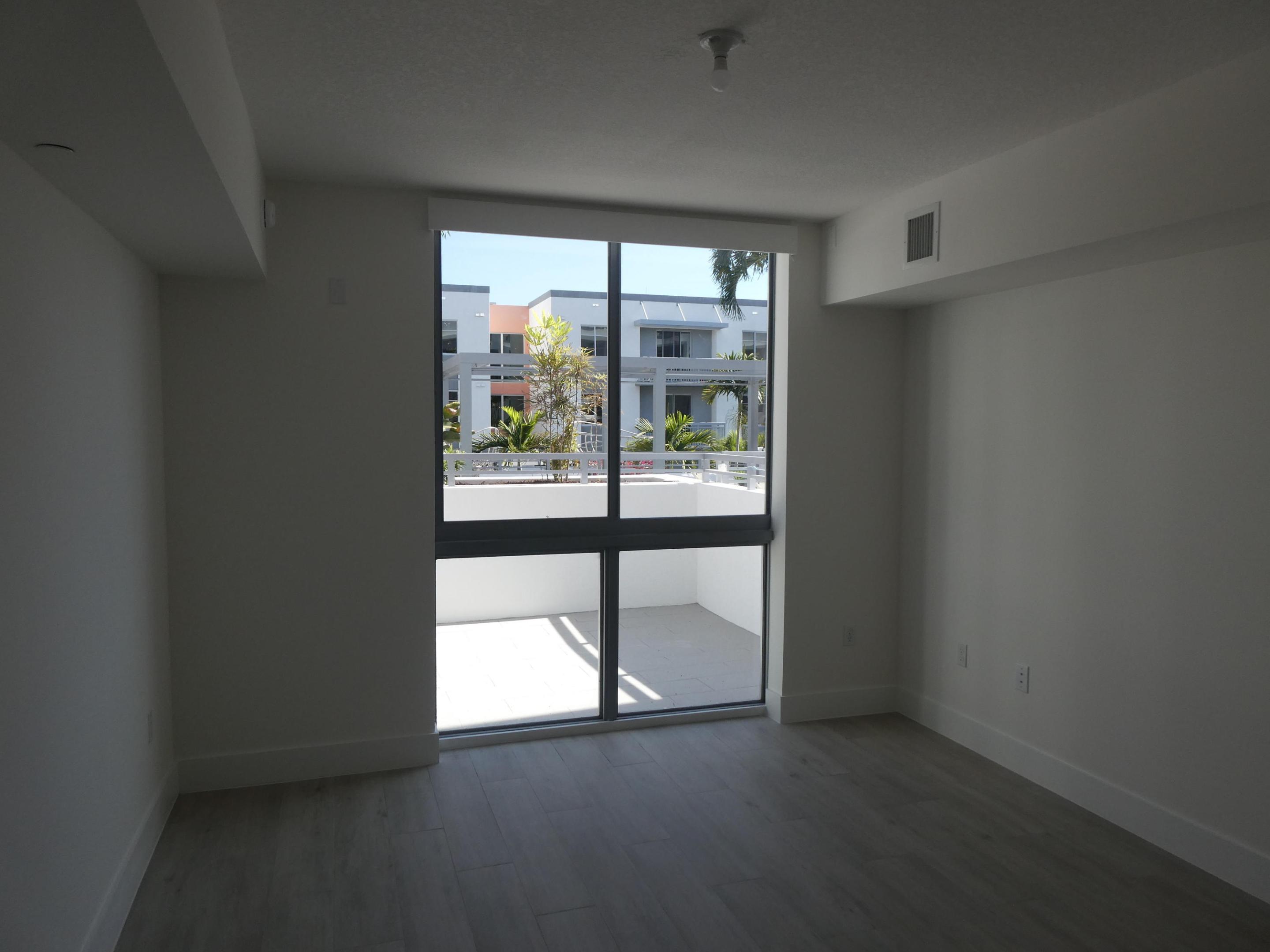 111 SE 1st Avenue 313