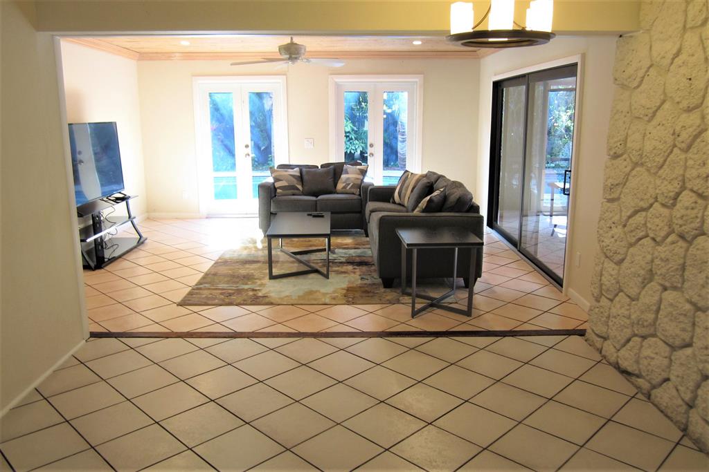 1250 SW 4th Street