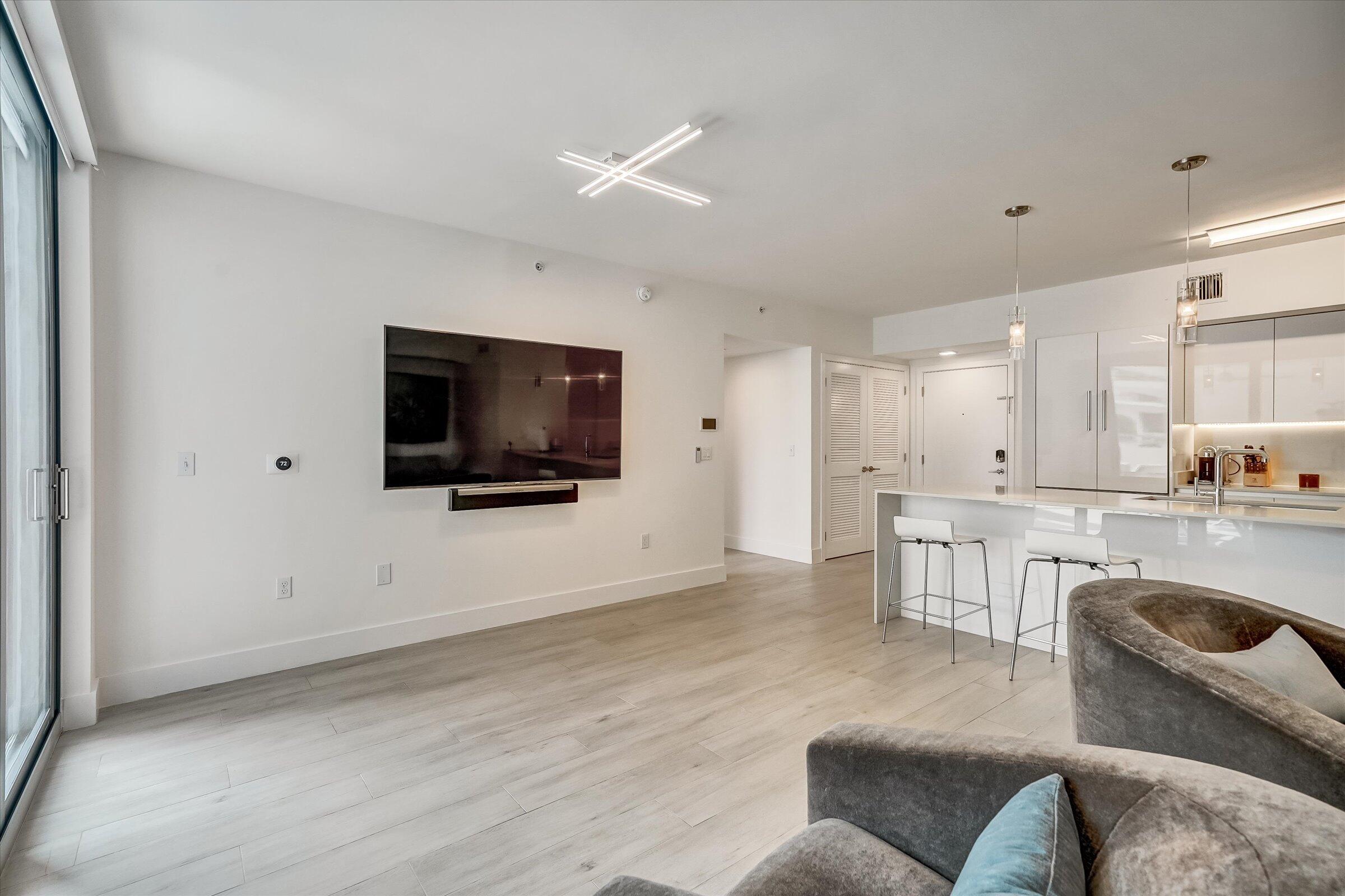 111 SE 1st Avenue 315