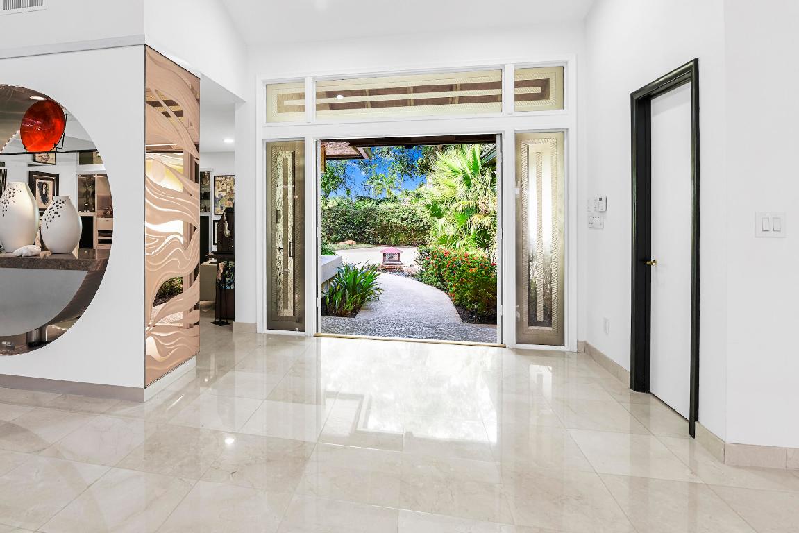 4372 Bocaire Boulevard