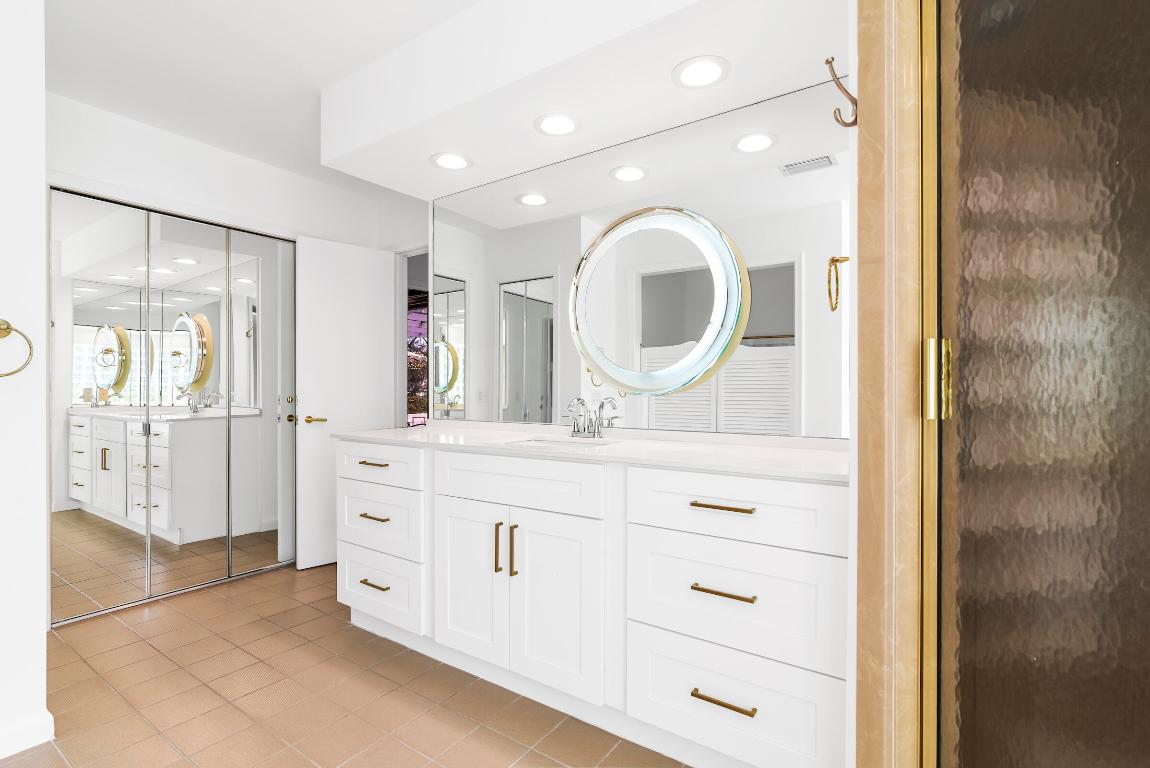 4372 Bocaire Boulevard