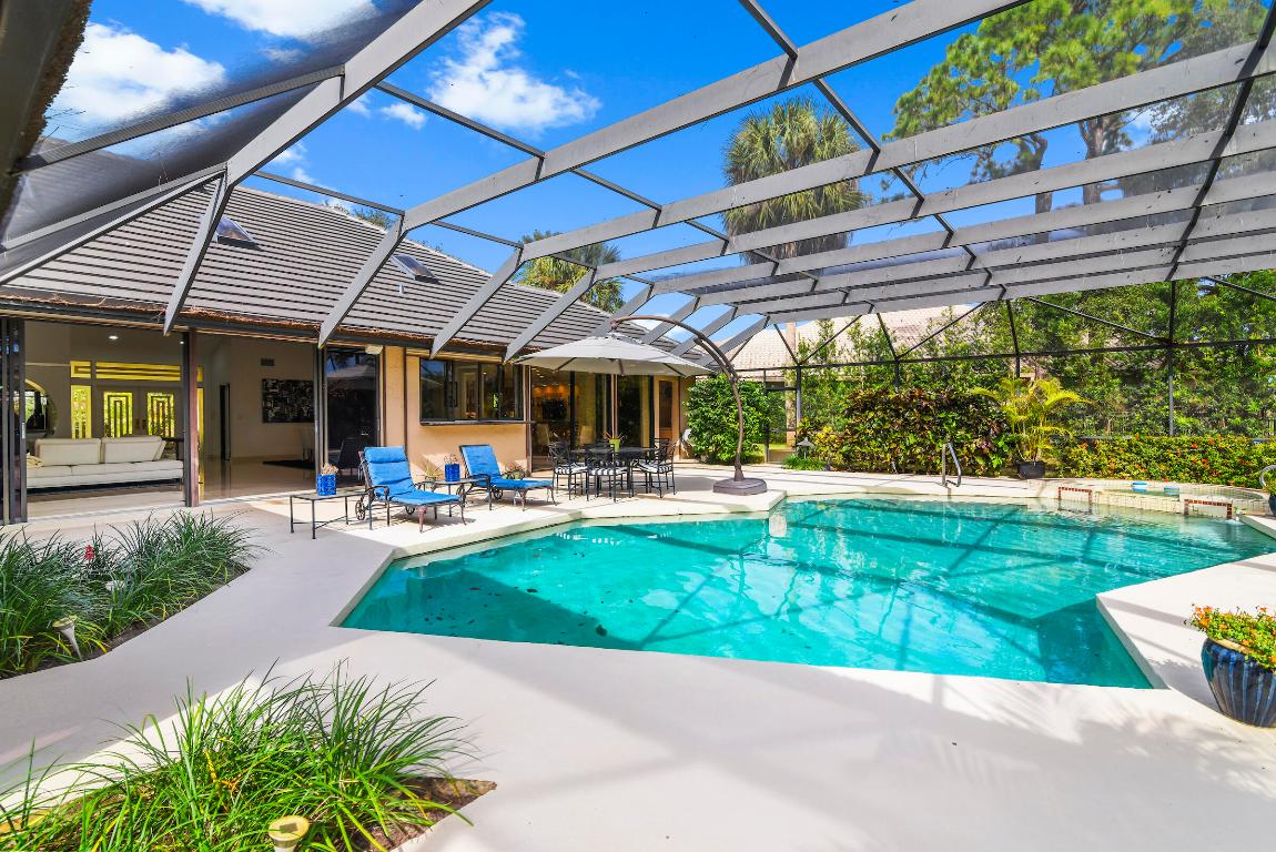 4372 Bocaire Boulevard