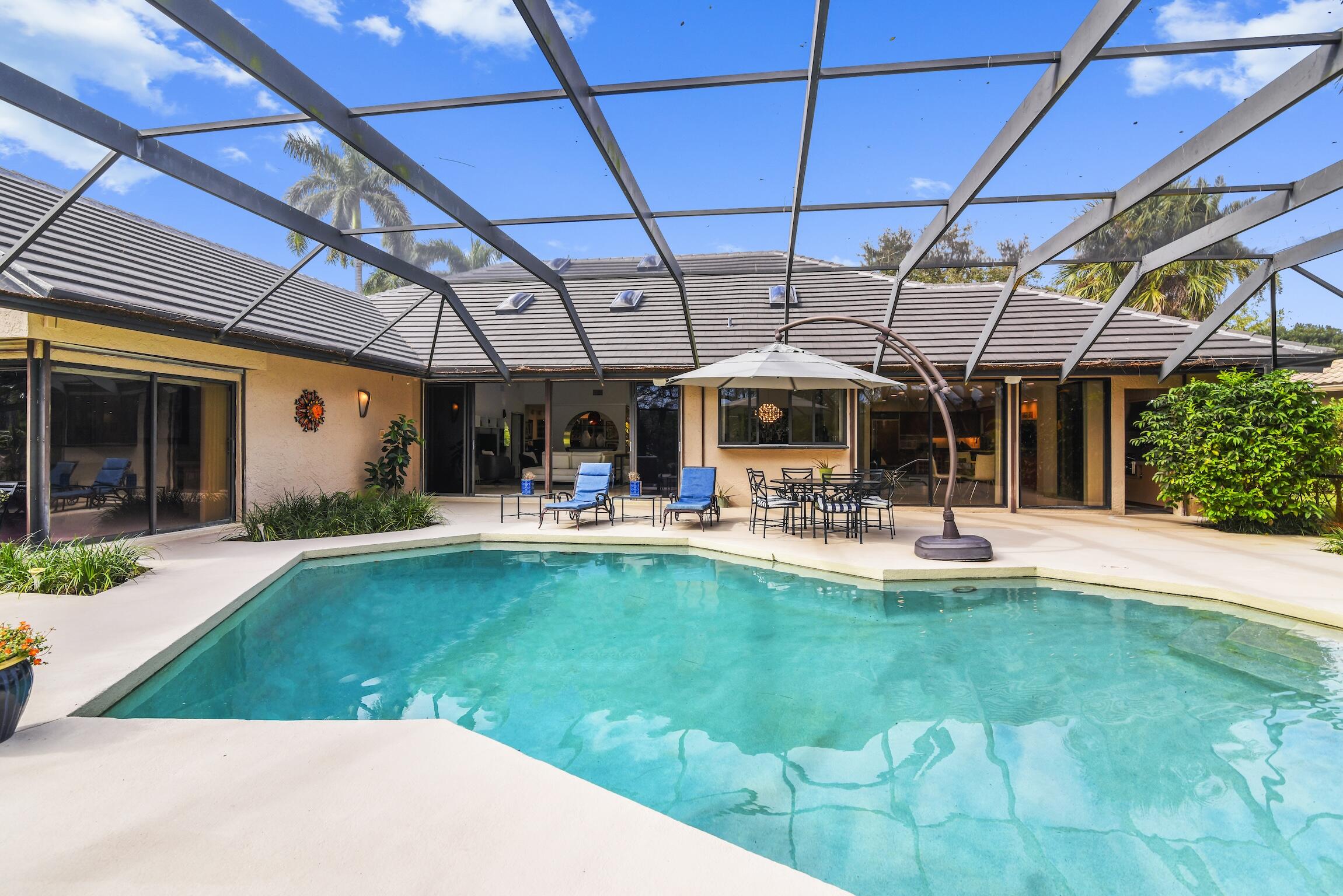 4372 Bocaire Boulevard