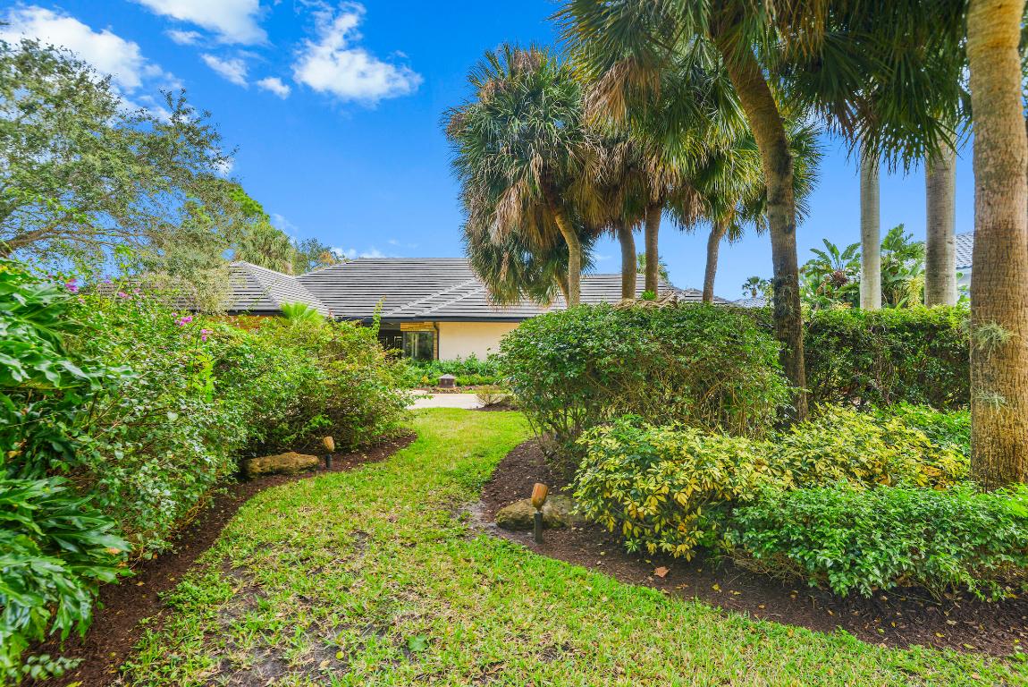 4372 Bocaire Boulevard