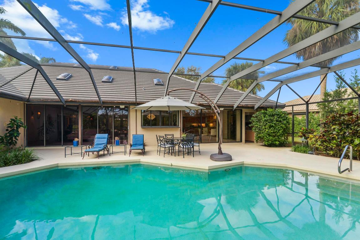 4372 Bocaire Boulevard