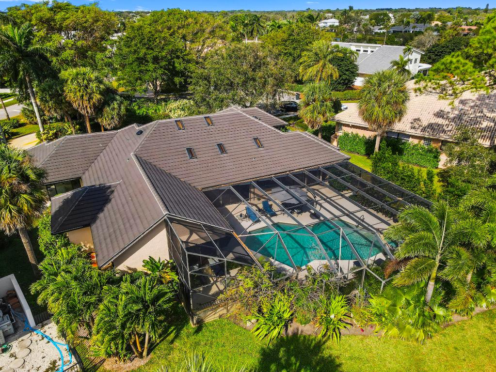 4372 Bocaire Boulevard