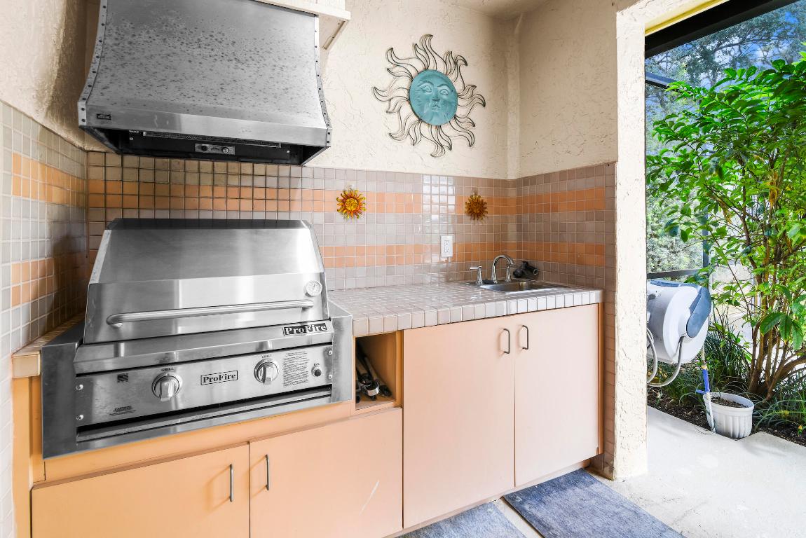 4372 Bocaire Boulevard