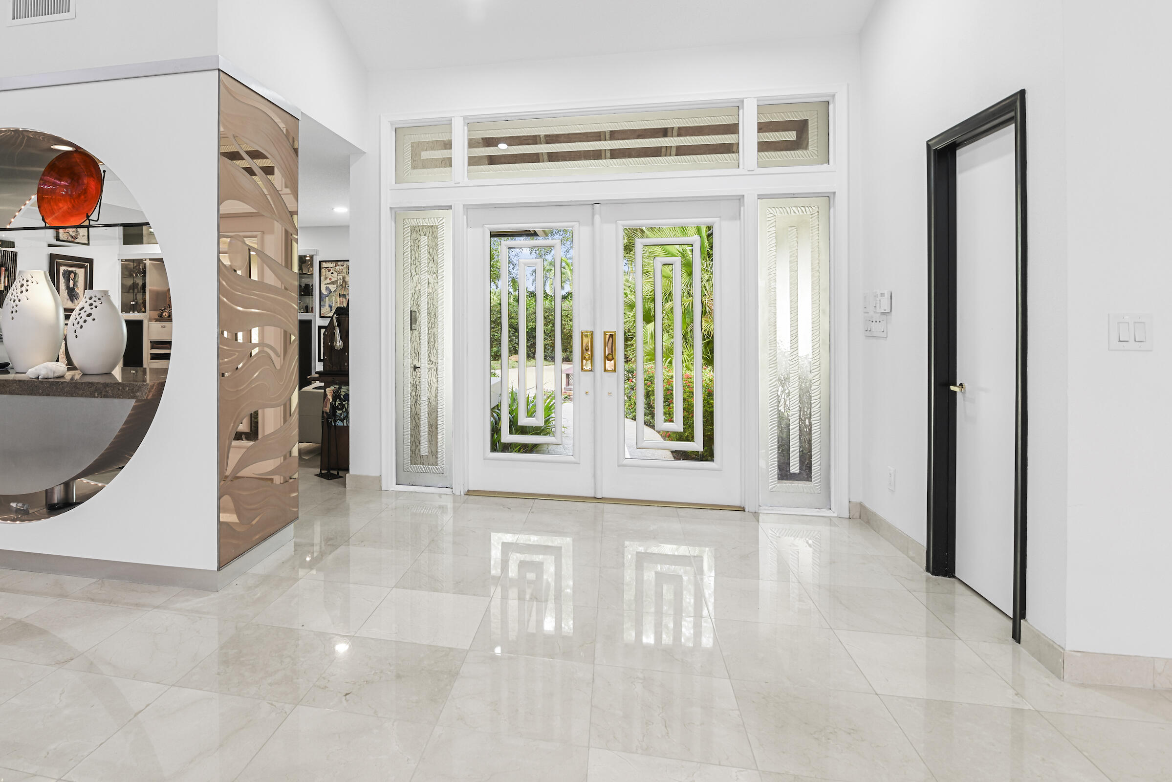 4372 Bocaire Boulevard