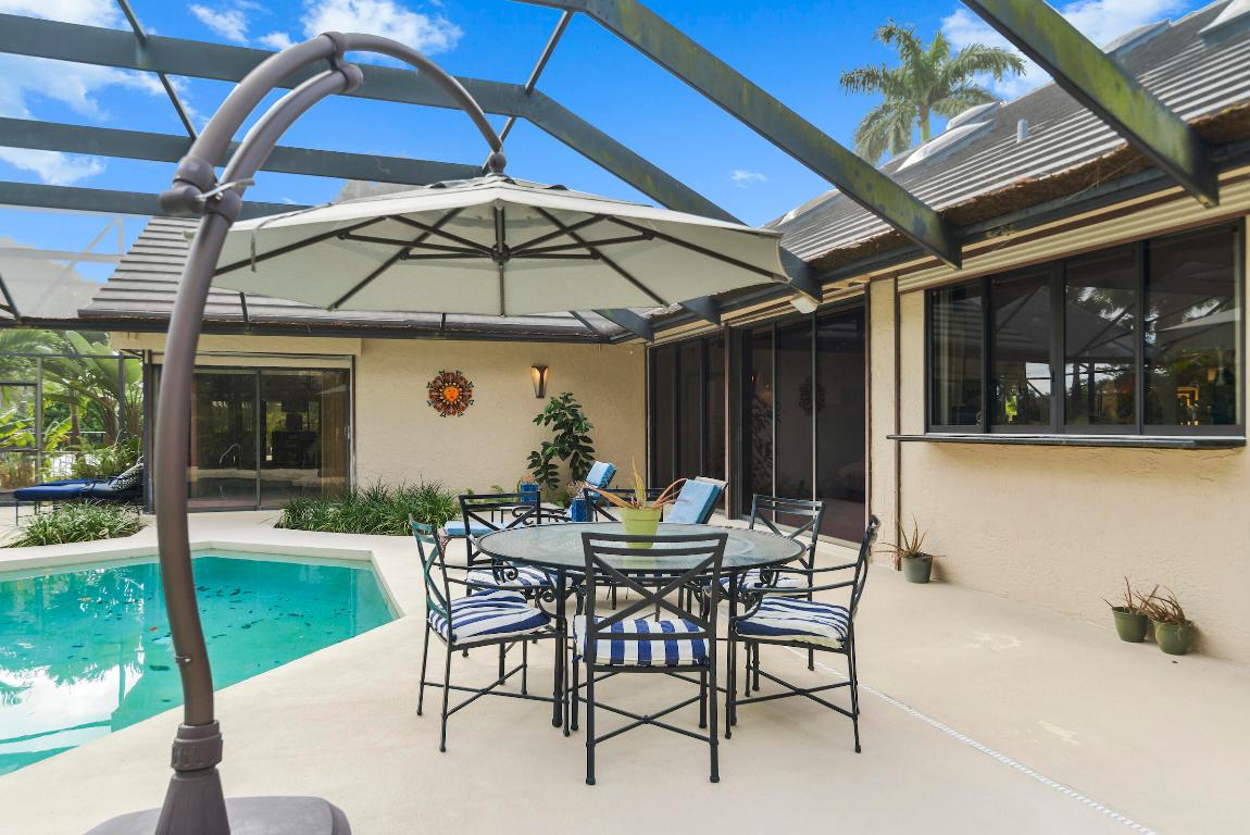 4372 Bocaire Boulevard