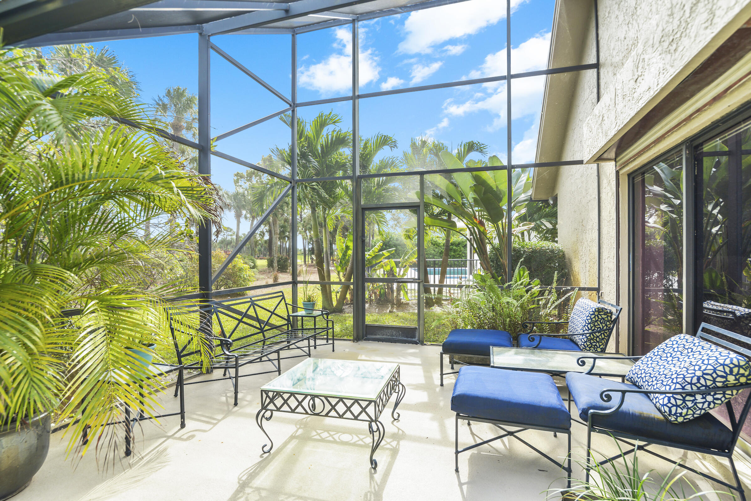 4372 Bocaire Boulevard