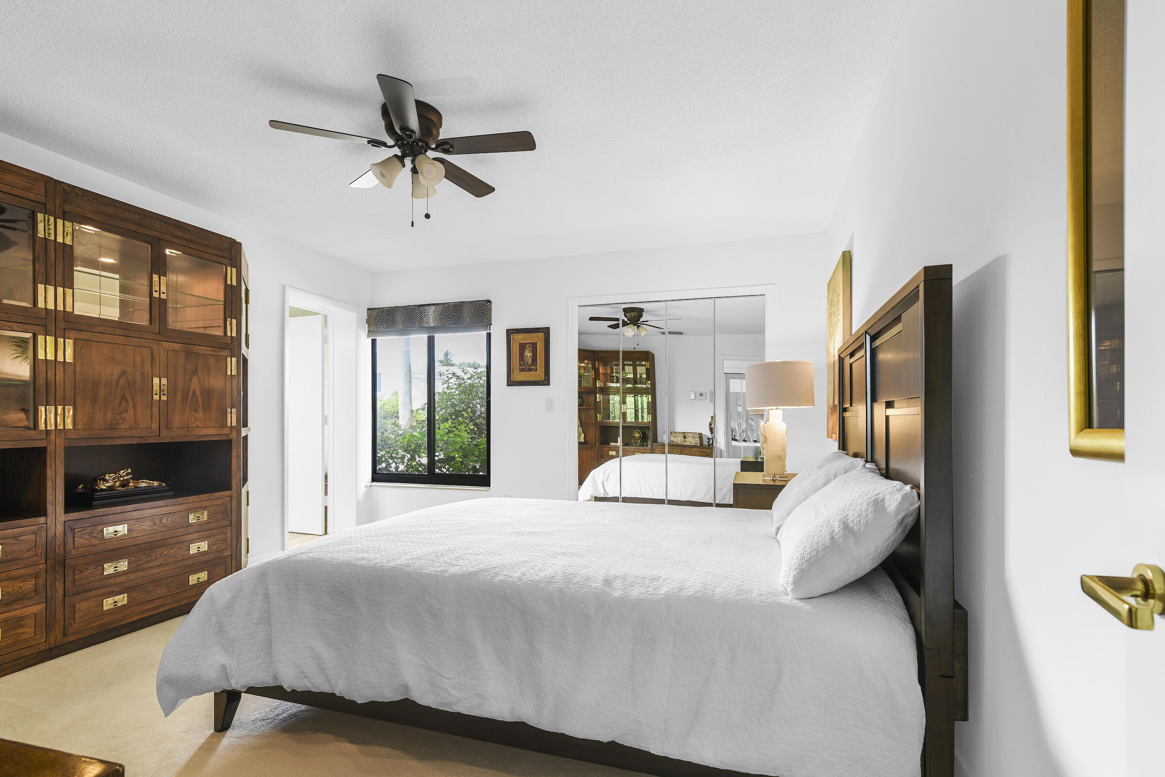 4372 Bocaire Boulevard