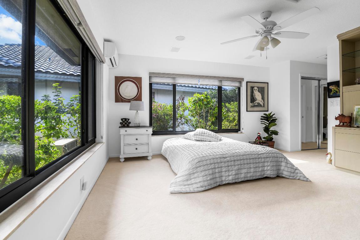 4372 Bocaire Boulevard