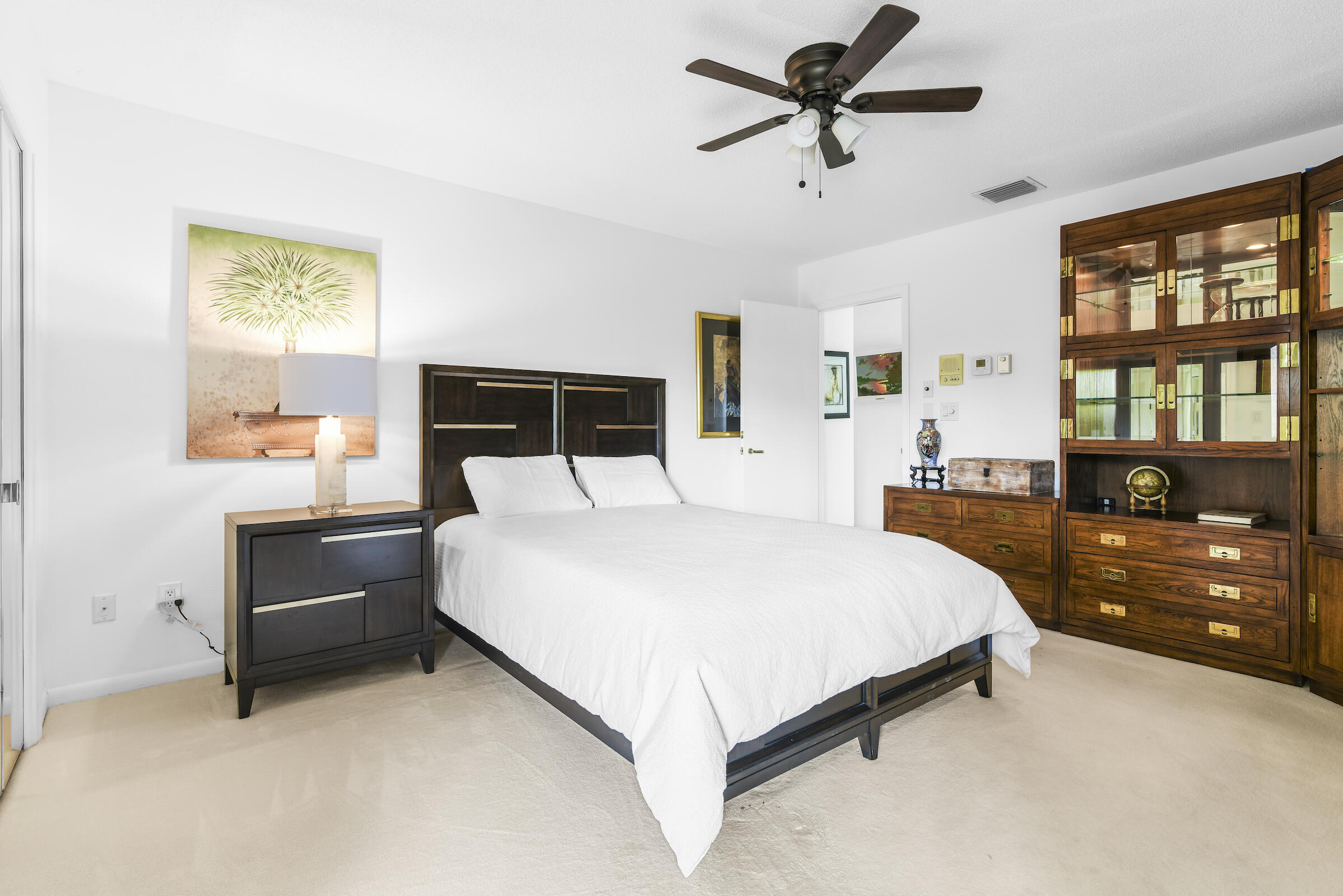 4372 Bocaire Boulevard