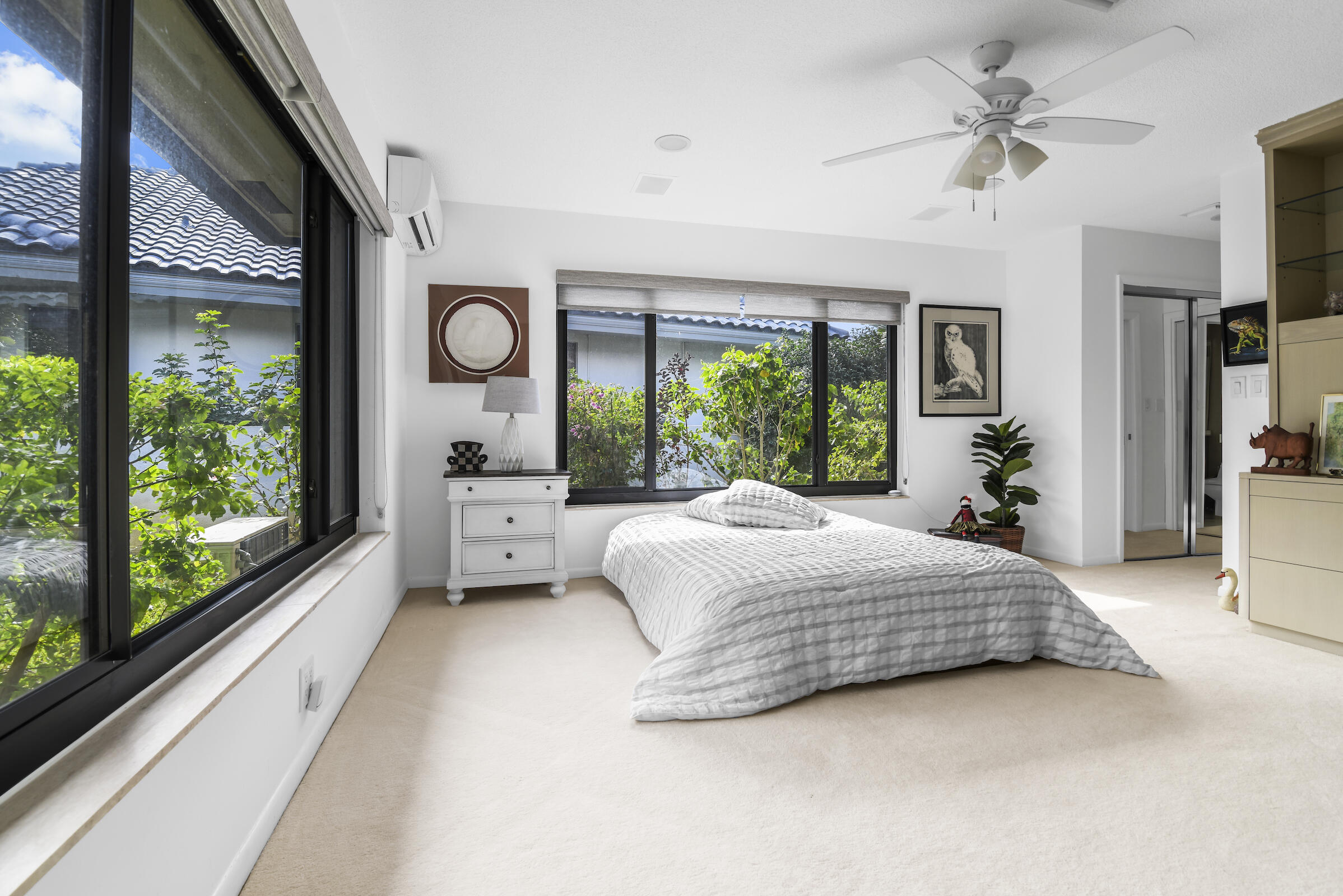 4372 Bocaire Boulevard