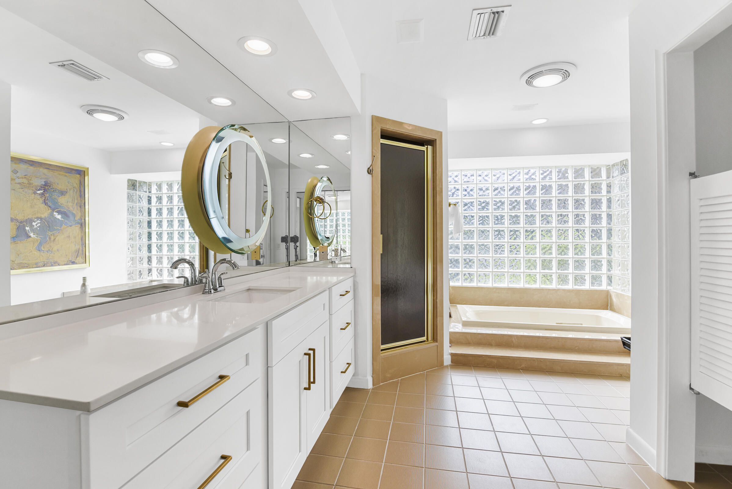 4372 Bocaire Boulevard