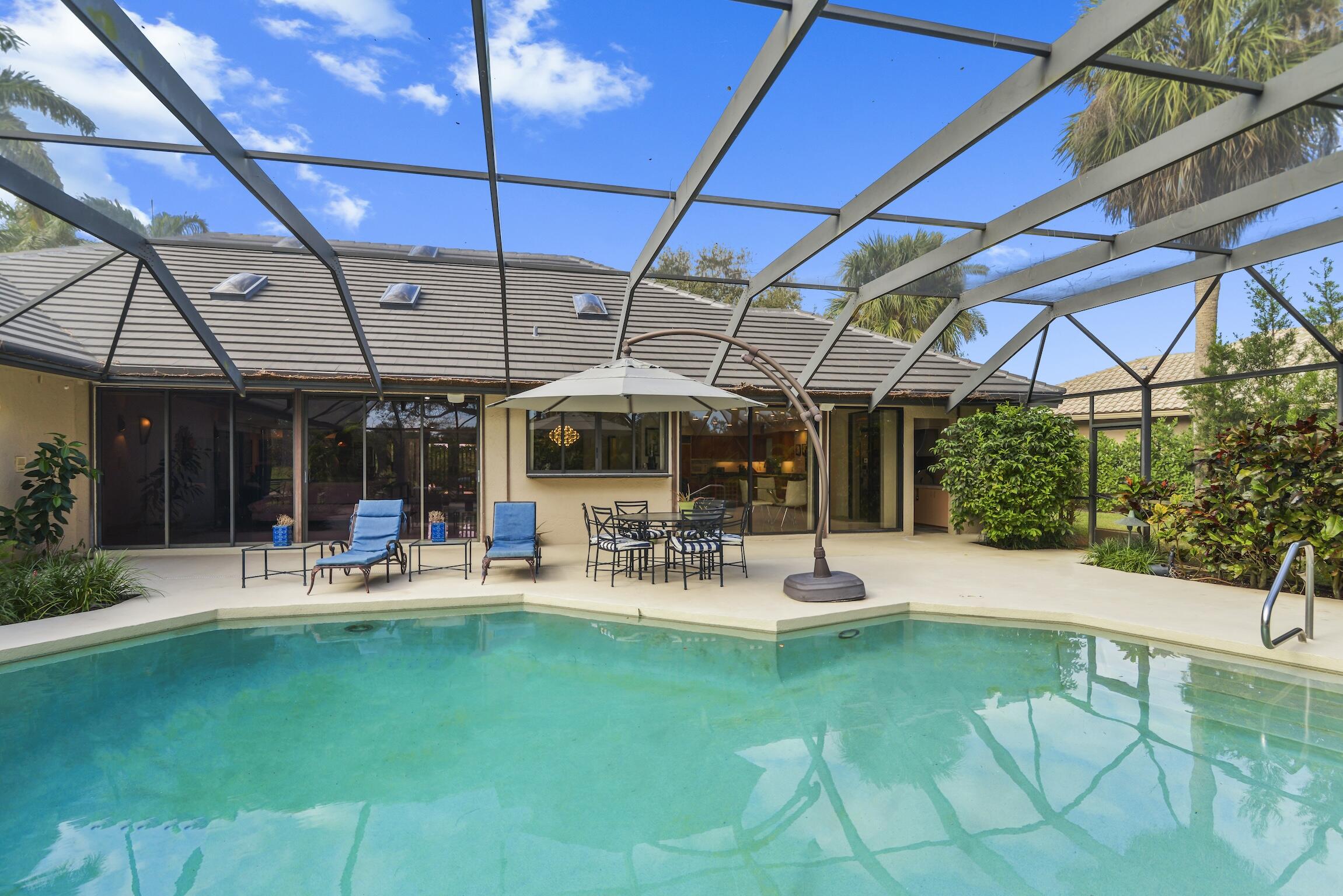 4372 Bocaire Boulevard