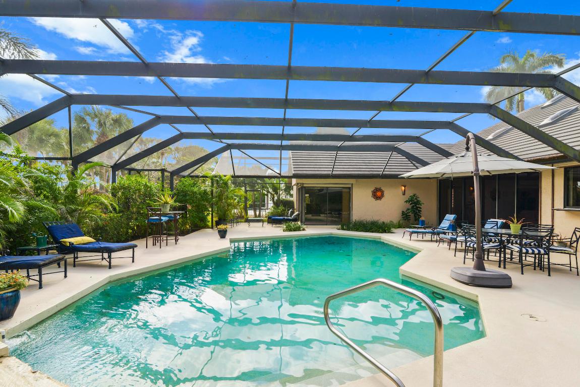 4372 Bocaire Boulevard