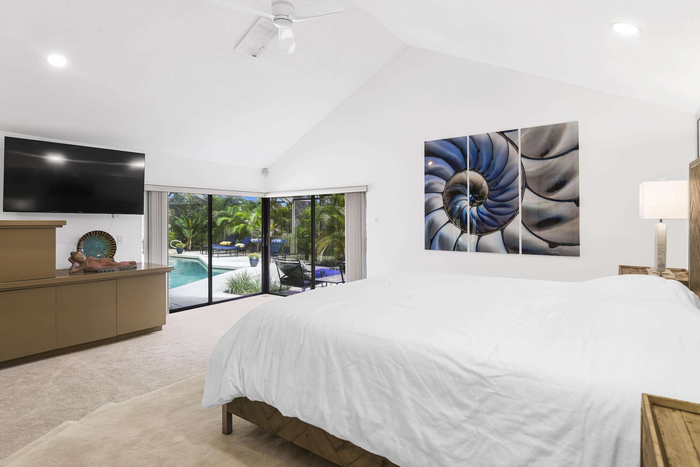 4372 Bocaire Boulevard