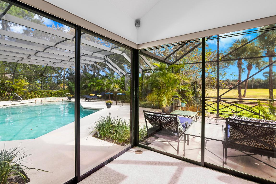 4372 Bocaire Boulevard