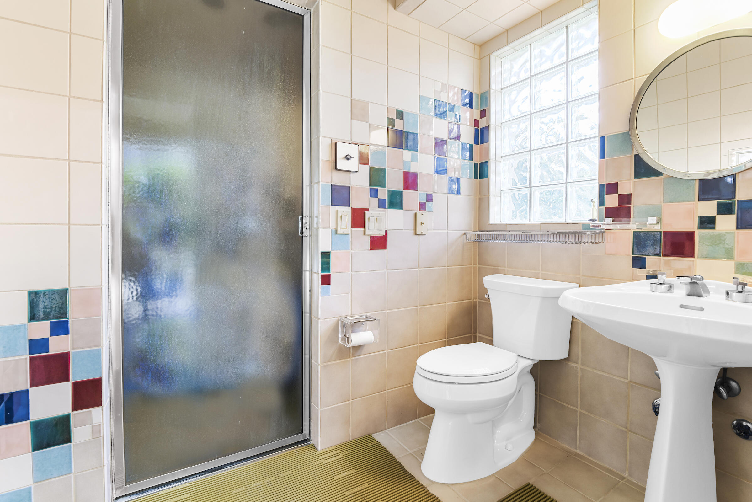 4372 Bocaire Boulevard