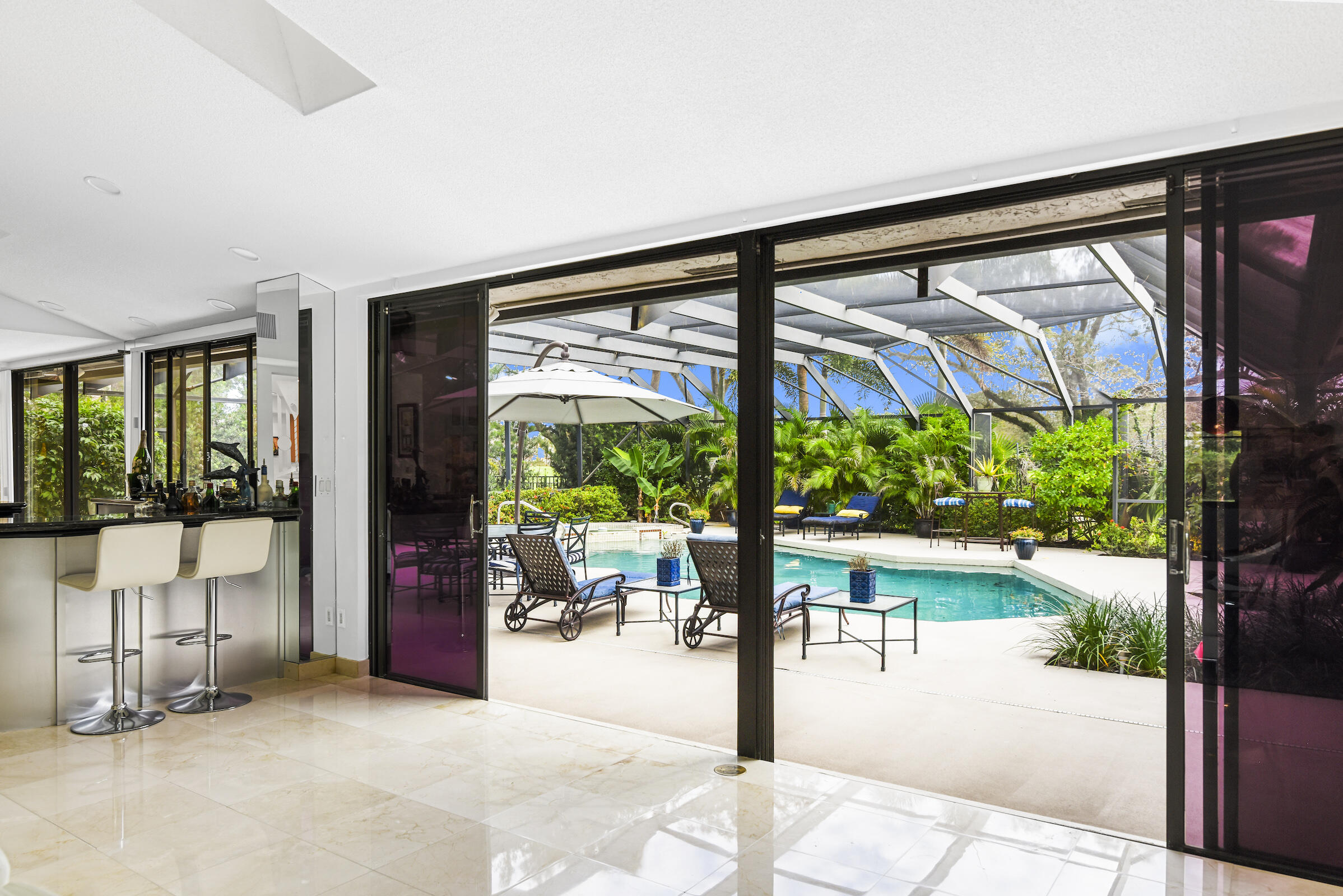 4372 Bocaire Boulevard