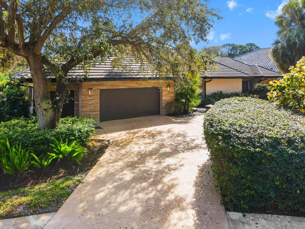 4372 Bocaire Boulevard