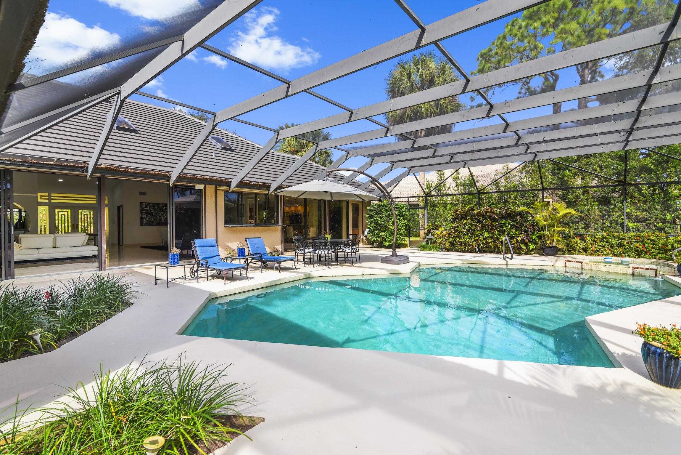 4372 Bocaire Boulevard