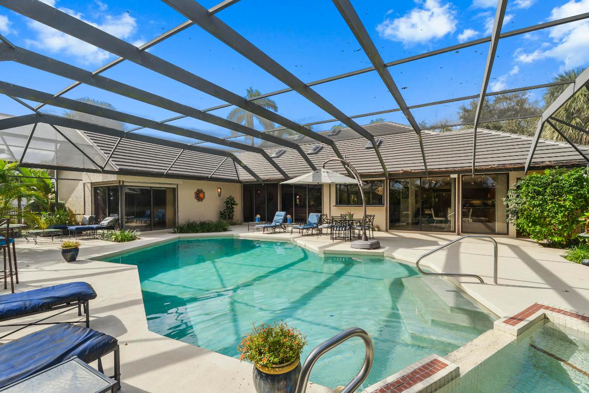 4372 Bocaire Boulevard