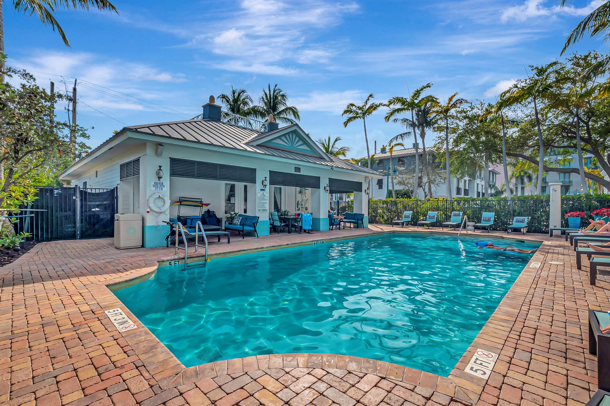 255 NE 3rd Avenue 2304
