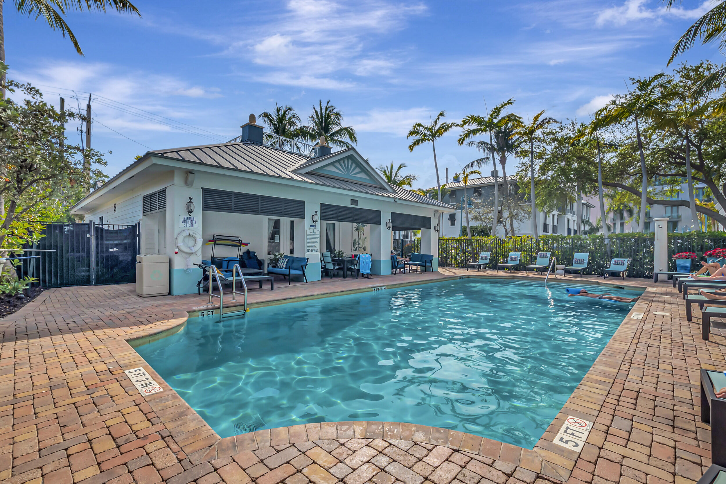 255 NE 3rd Avenue 2304