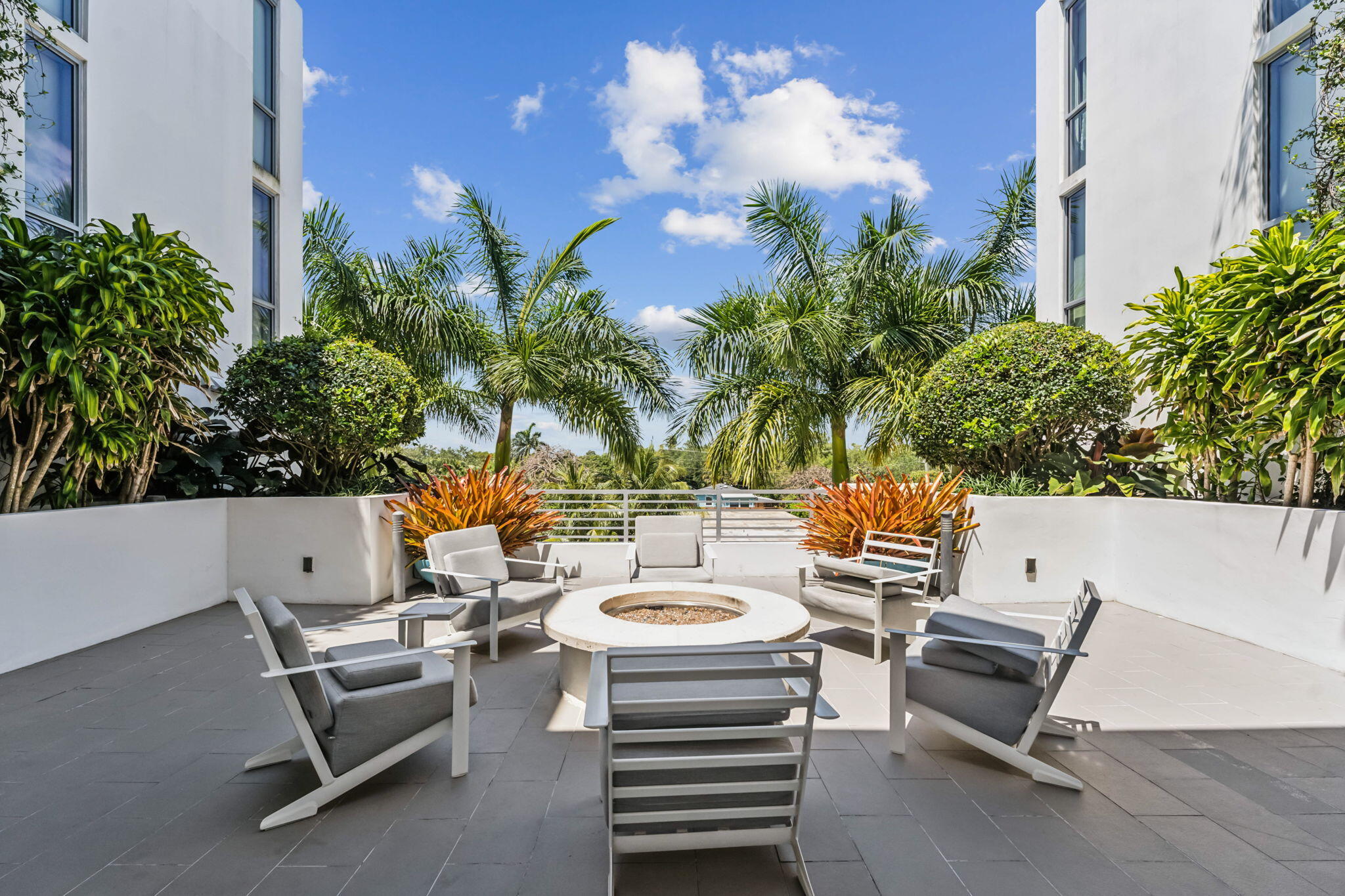 111 SE 1st Avenue 415