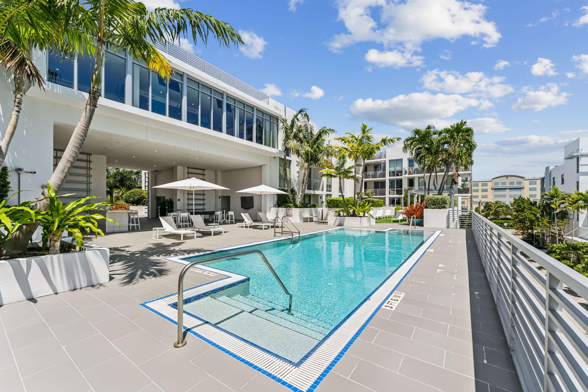 111 SE 1st Avenue 415