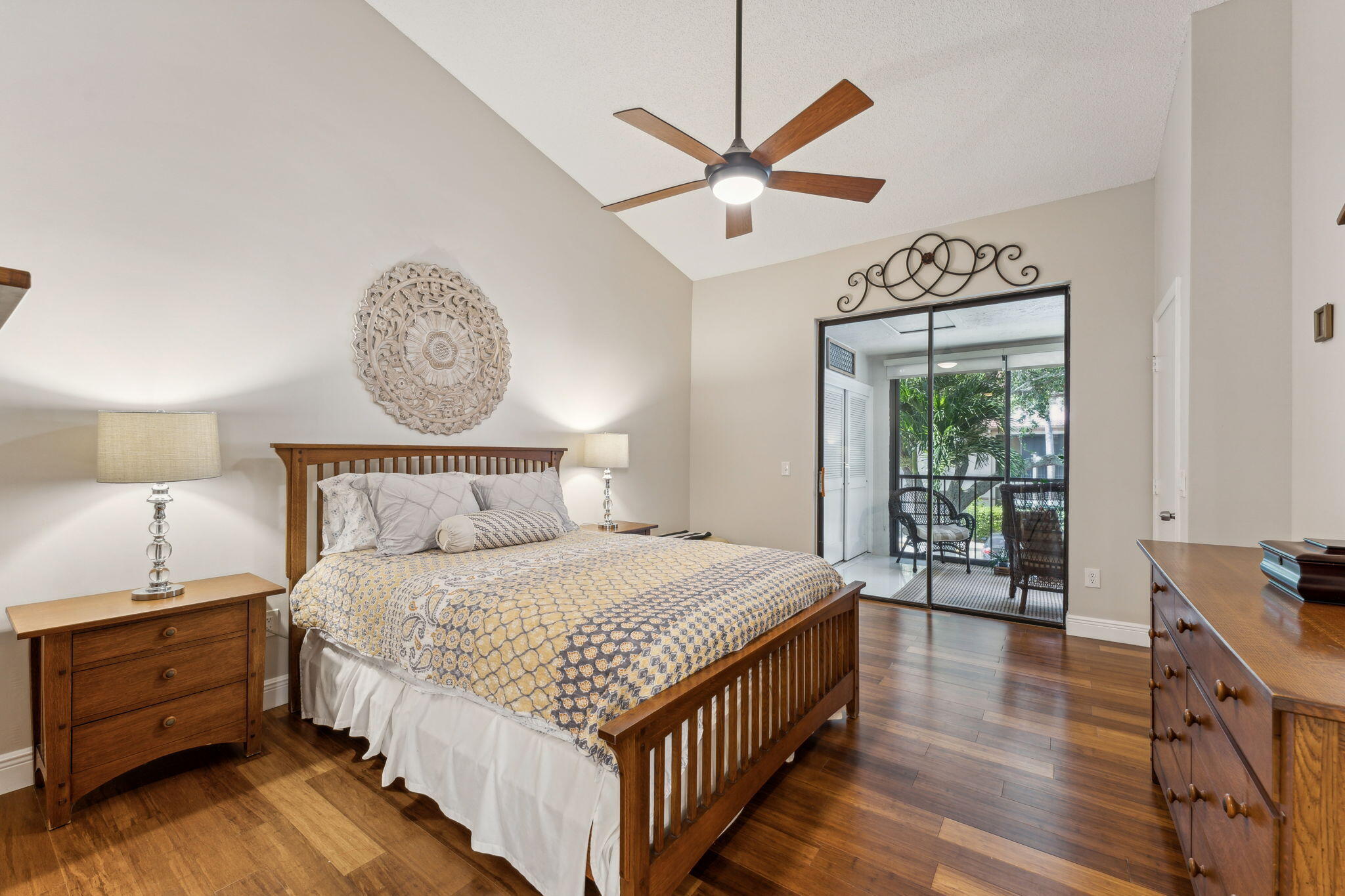 5187 Europa Drive O