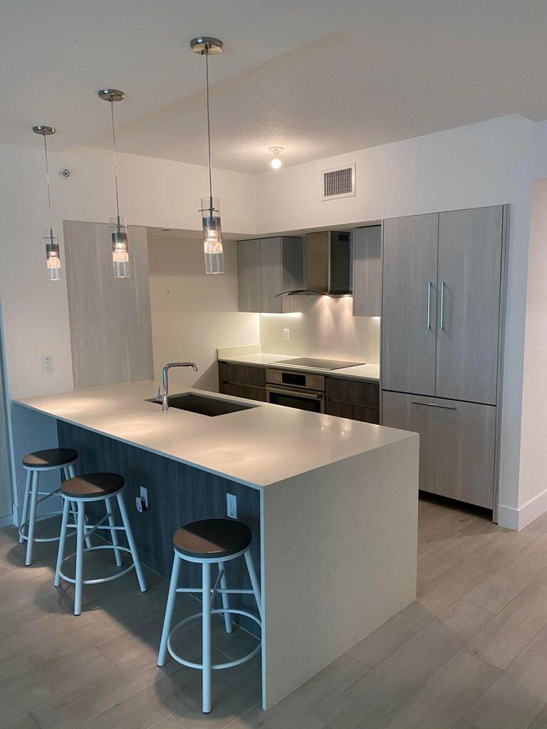 111 SE 1st Avenue 218