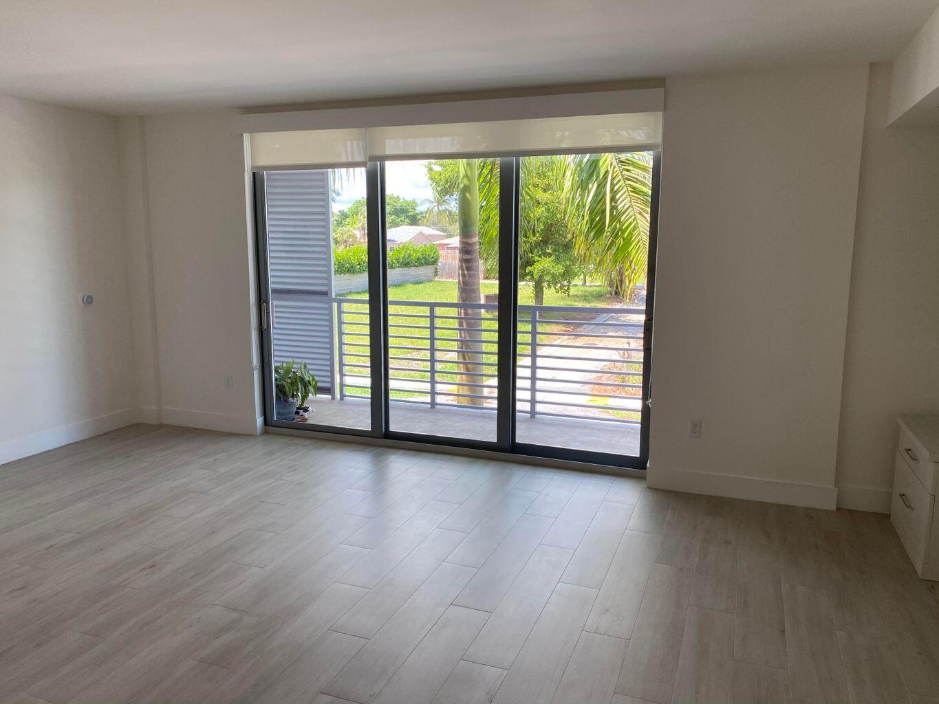 111 SE 1st Avenue 218