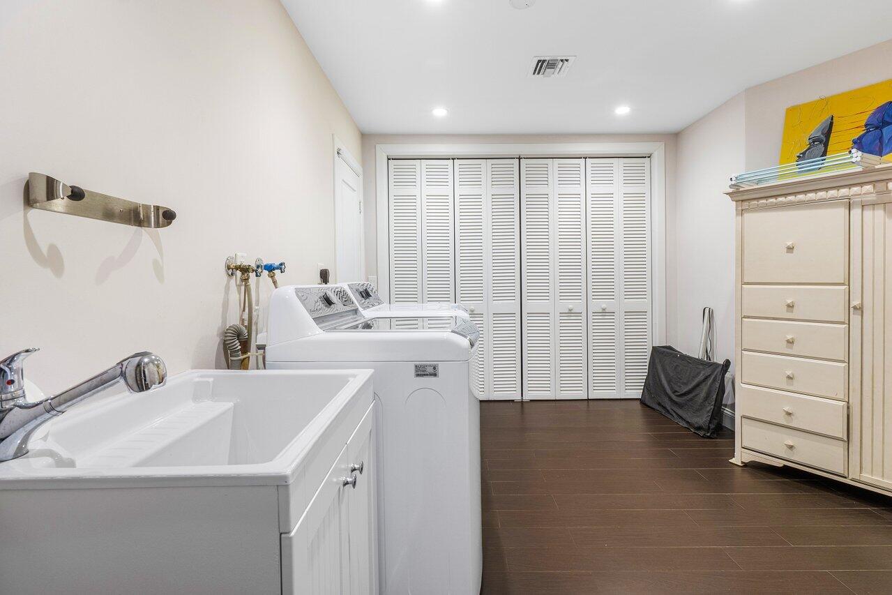 2401 Banyan Road